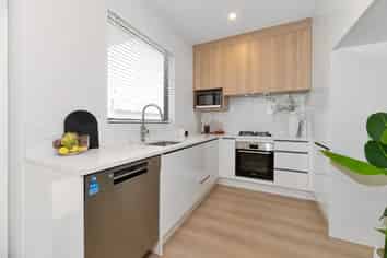 86D Harrington Road, Henderson