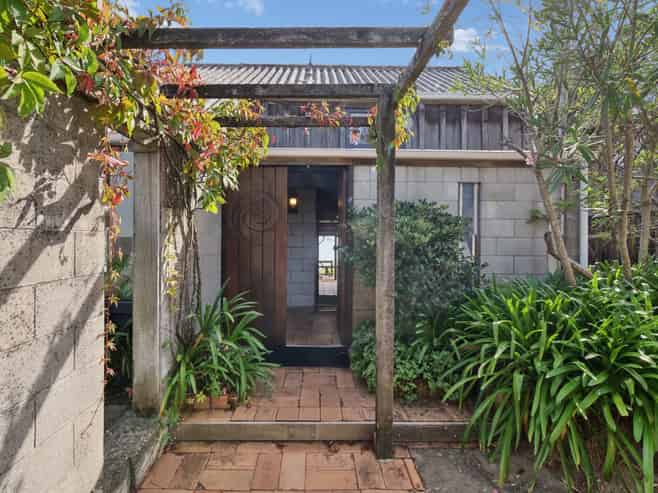 135 Karewa Parade, Papamoa