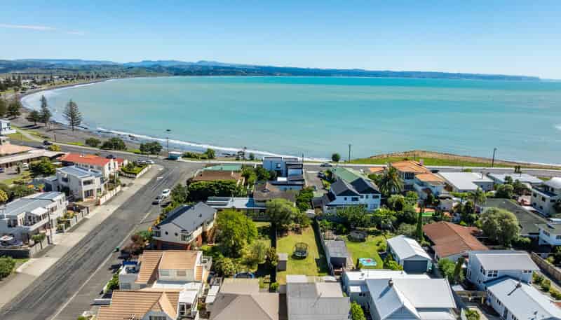 13-14 Meeanee Quay, Westshore