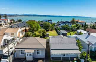 13-14 Meeanee Quay, Westshore