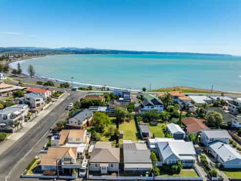13-14 Meeanee Quay, Westshore