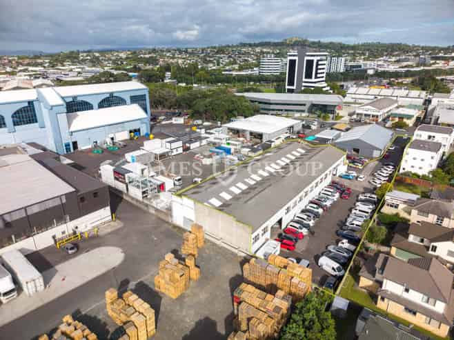 1,500sqm Warehouse & 1,000sqm Yard in Ellerslie
