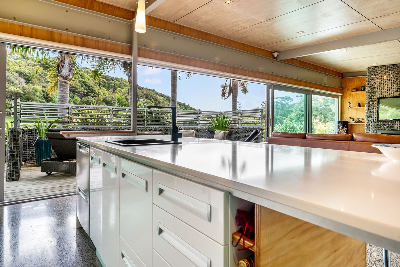Modern Living by the Bay - Mehr