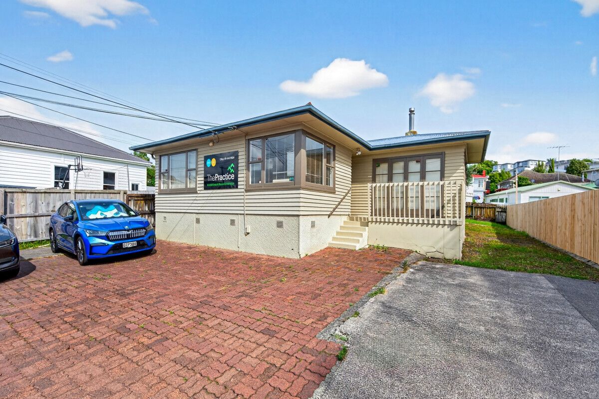Asking price $1.49M + GST if any Realistic Vendor - Widok 4