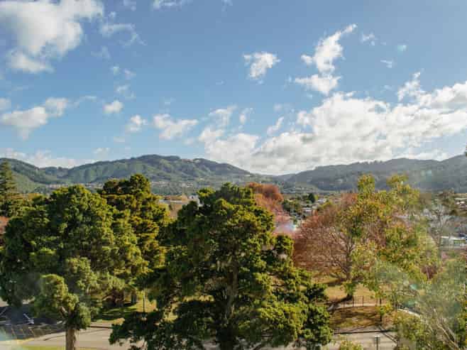 Premium light-filled workspace at Blue Mountains