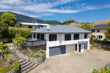 10 Aspen Place, Stoke