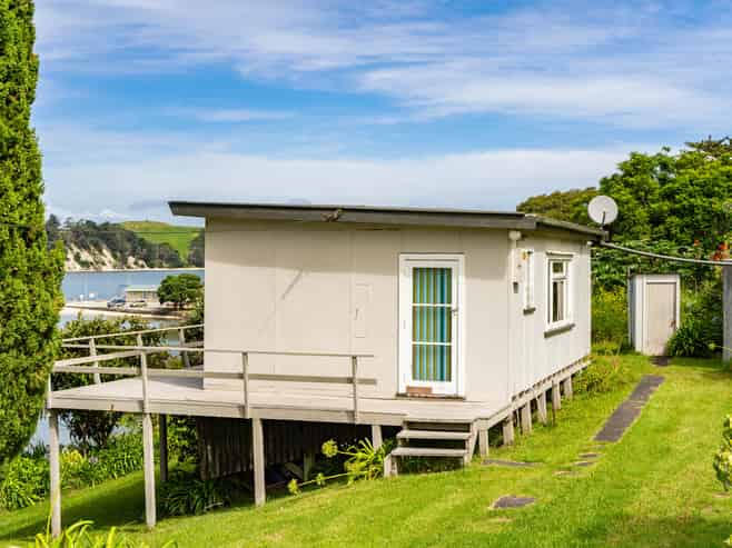 16 Fisher Street, Pahi