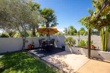 17 Ashdonleigh Grove, Stoke