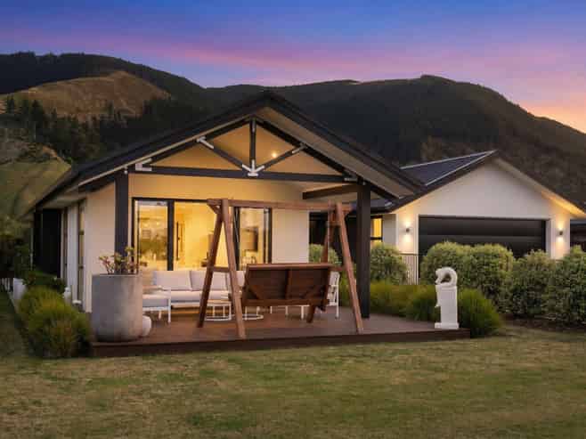 5A Huntaway Close, Stoke