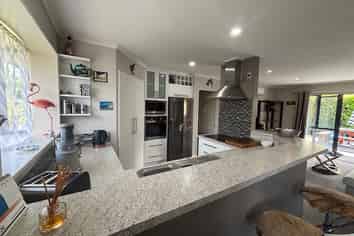 17 Showgate Ave, Sockburn