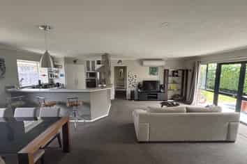 17 Showgate Ave, Sockburn