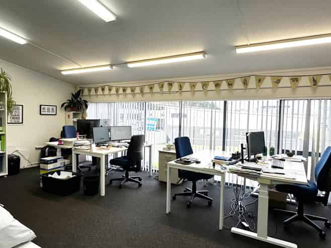 The showroom/office with warehouse