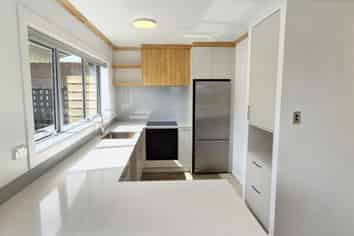 1/246 Courtenay Street, Strandon