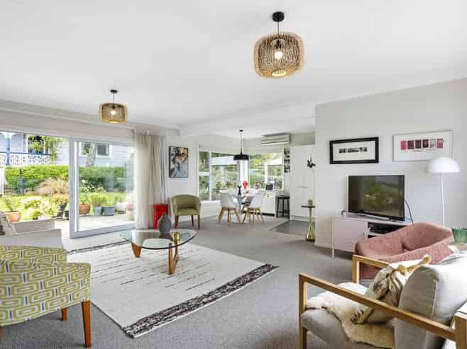 117 Highgate, Roslyn