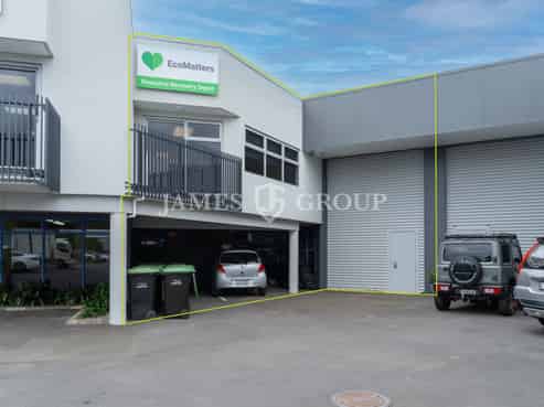 High Stud Warehouse off Lincoln Road | 7 Carparks