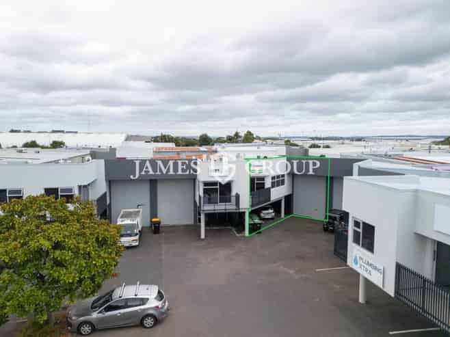 High Stud Warehouse off Lincoln Road | 7 Carparks