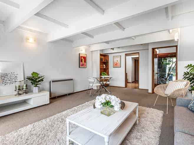 2/20 Bristol Street, Merivale