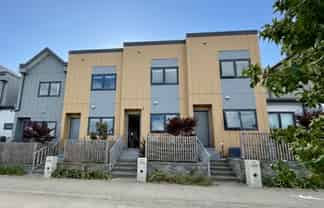 39 Otuwairoa Esplanade, Papakura