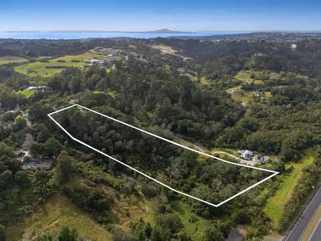 1232 East Coast Road, Redvale