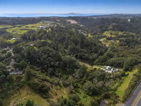 1232 East Coast Road, Redvale