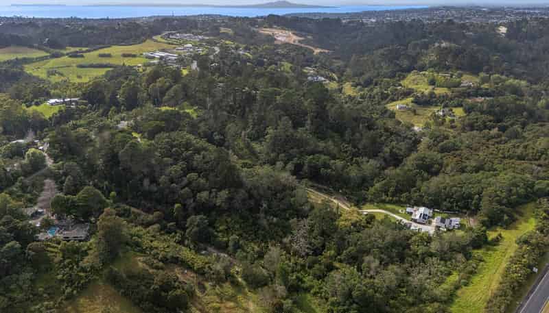 1232 East Coast Road, Redvale