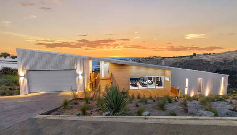 1 Oxenhope Road, Richmond Hill