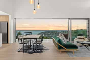 1 Oxenhope Road, Richmond Hill