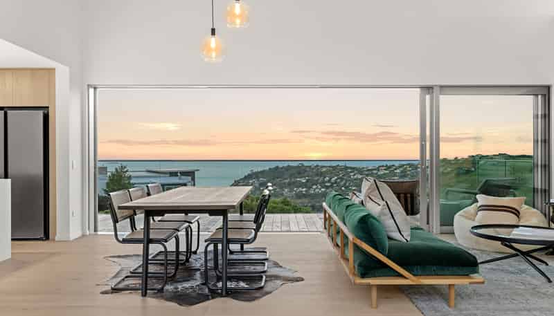 1 Oxenhope Road, Richmond Hill