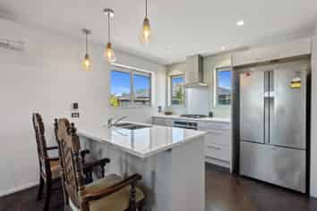 15 Bendrose Crescent, Wigram