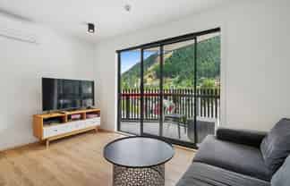 21B/135 Hallenstein Street, Queenstown