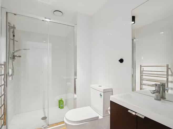 21B/135 Hallenstein Street, Queenstown