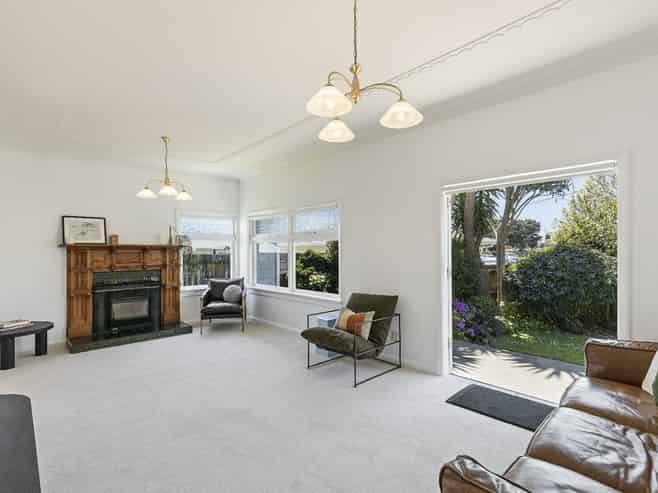 40 Tukapa Street, Westown