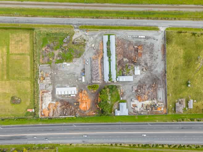 2.06 hectares of Potential on Manion Road!