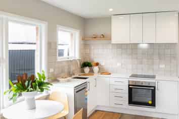 2/15 Winton Street, Saint Albans