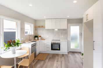 2/15 Winton Street, Saint Albans