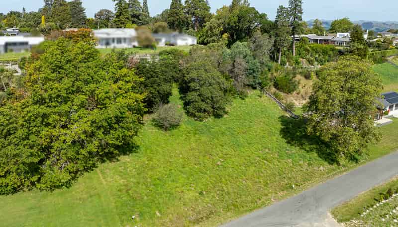 7 Opaki Meadows Lane, Opaki