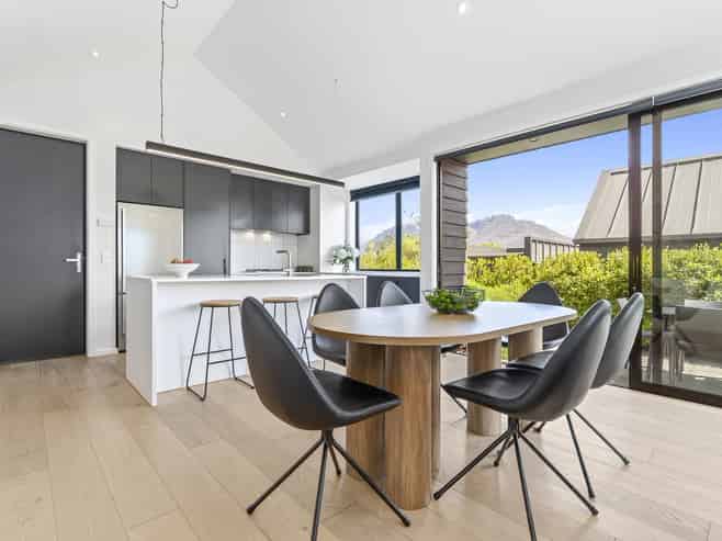 2 Mckenzies Shute, Jacks Point