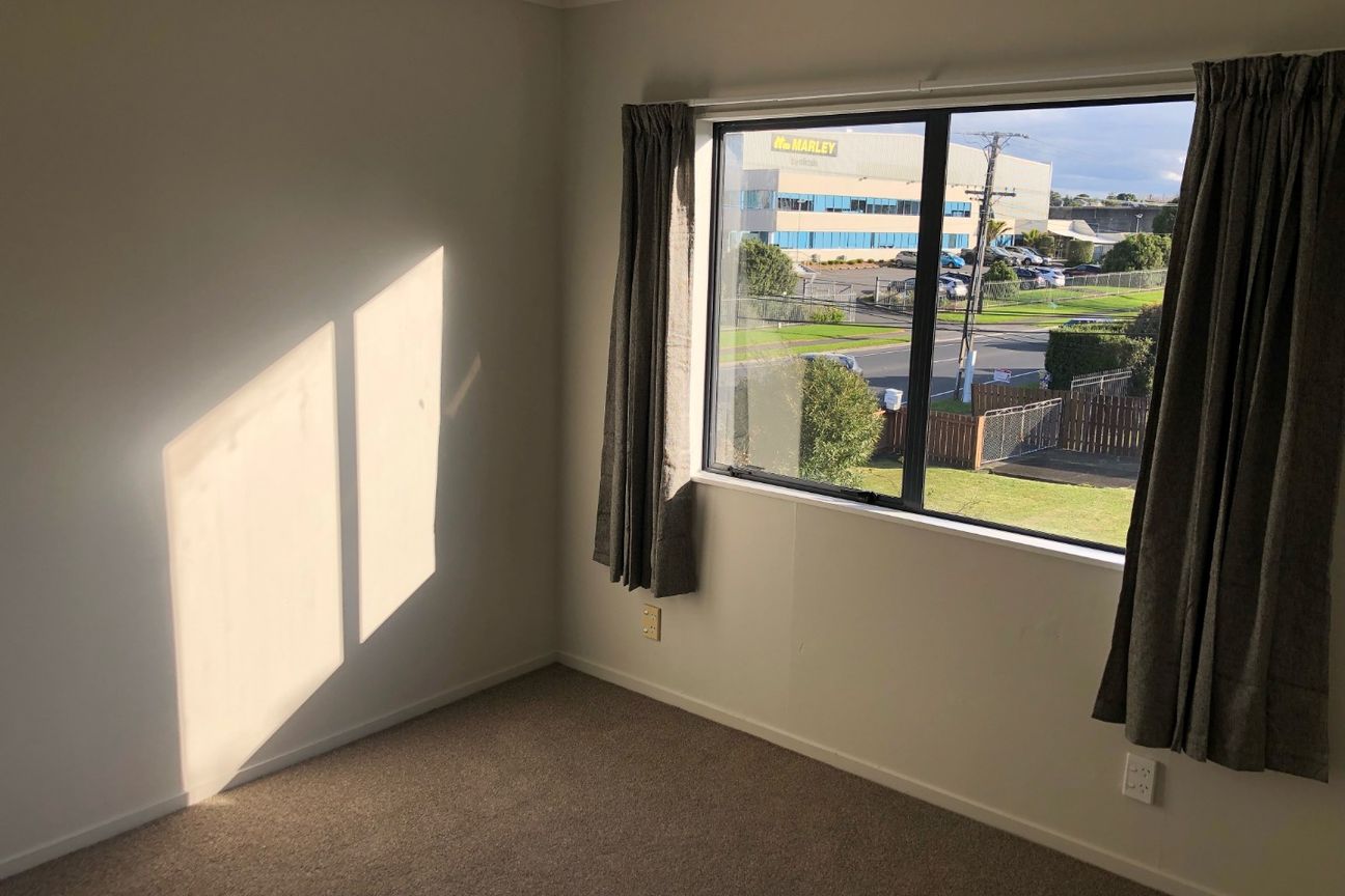 Refurbished Spacious two bedroom home! - Fler