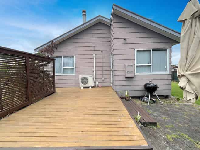 2/41 Great South Road, Papakura