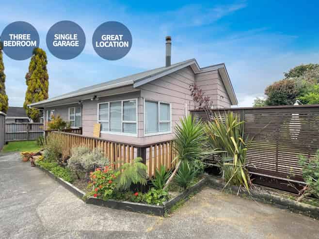2/41 Great South Road, Papakura