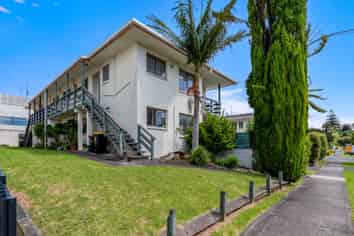 7/16 Park Street, Tauranga Central