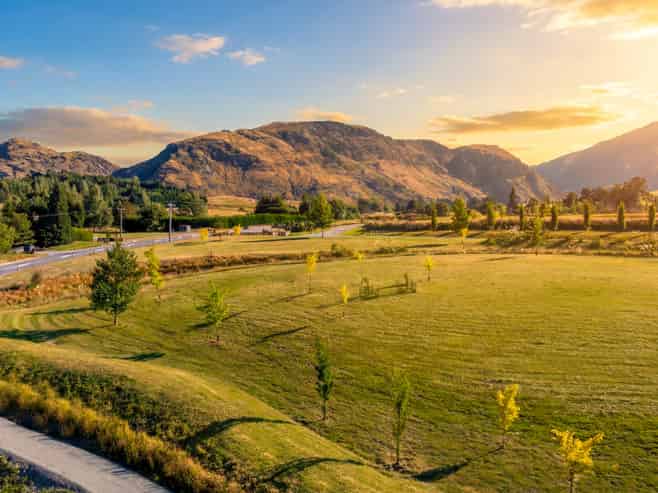 16 Station Rise, Dalefield/Wakatipu Basin