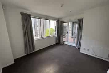 8 Madeira Lane , Grafton