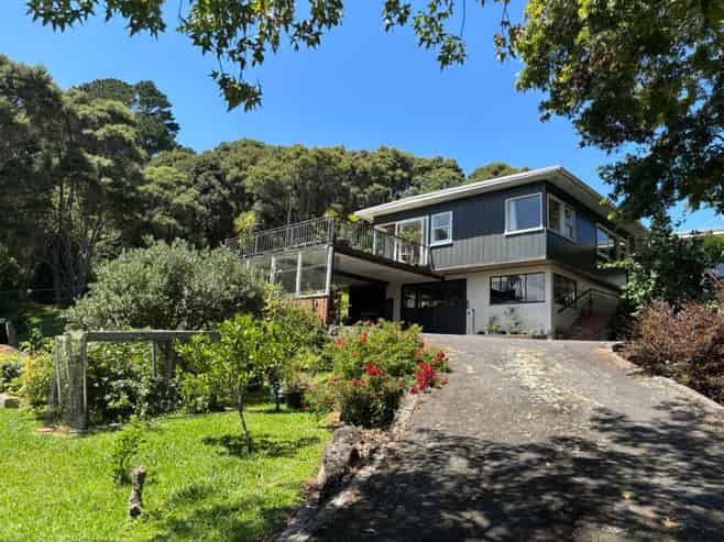 274 Scenic Drive, Titirangi