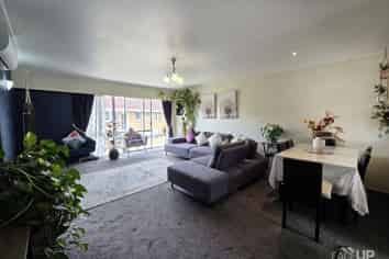 2/67 Coronation Road, Papatoetoe