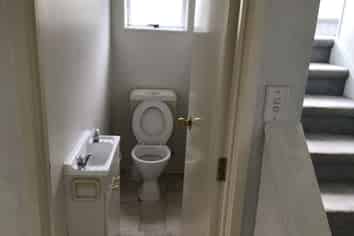 1A Ferryhill Road, Epsom