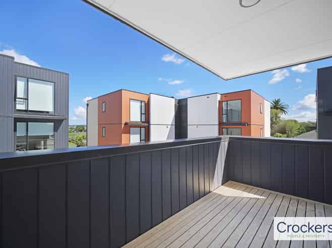 9/5 Treasure Lane, Te Atatu South