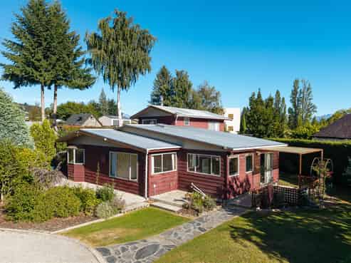 63 Kingston Street, Albert Town