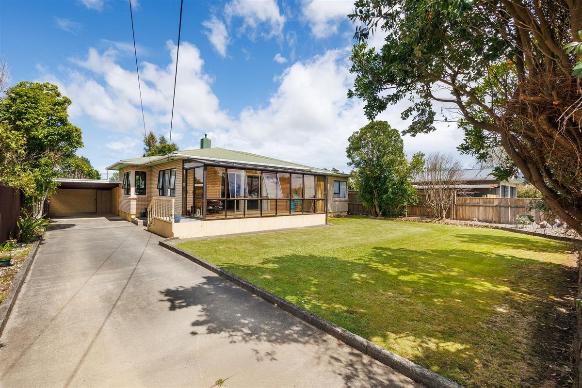 TEAM LEWIS - GREAT LOCATION CLOSE TO TOWN, Marton
