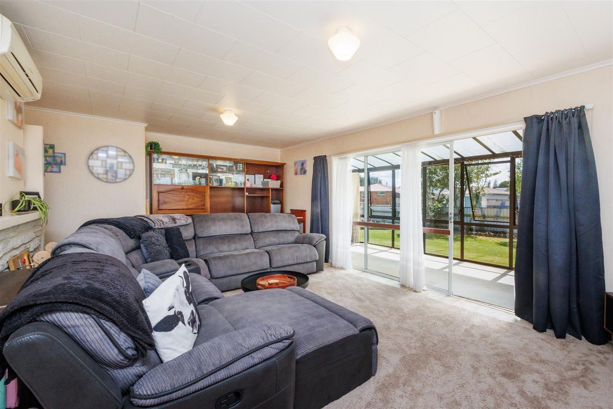 TEAM LEWIS - GREAT LOCATION CLOSE TO TOWN - Widok 2
